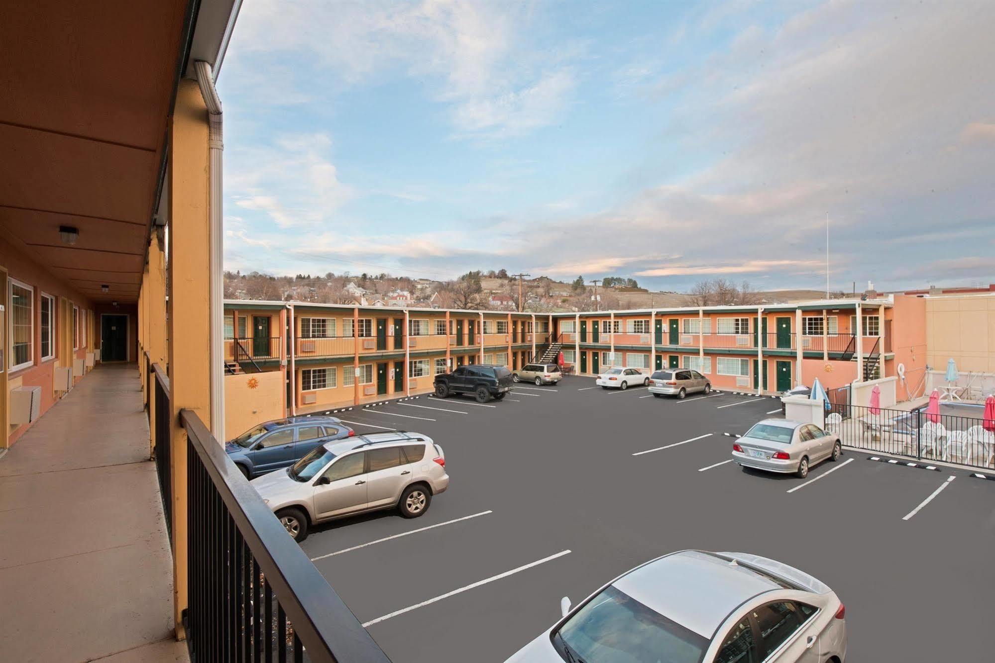 Americas Best Value Inn - Pendleton Exterior foto